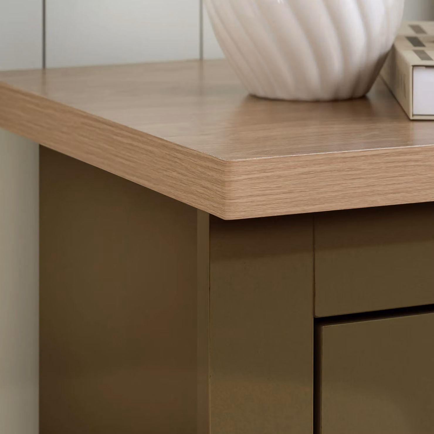 Birlea Highgate 4 Drawer Chest of Drawers in Olive Green and Oak – 2
