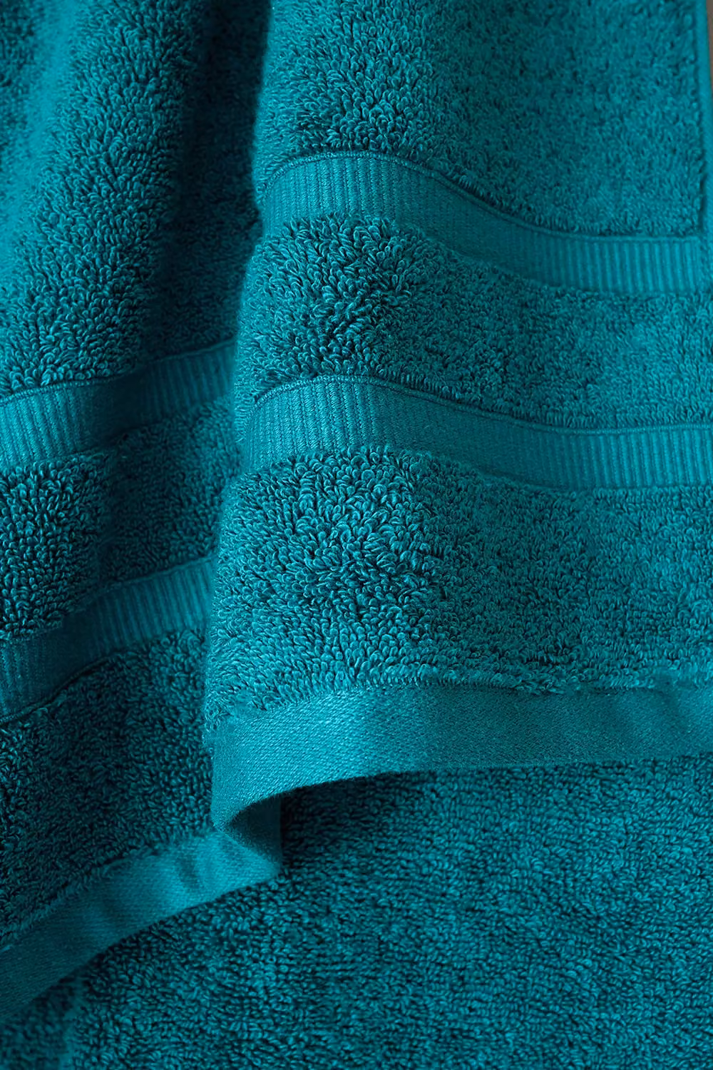 CHRISTY Signum 8 Piece Heavyweight 100% Combed Cotton Towel Bundle in Teal – 3