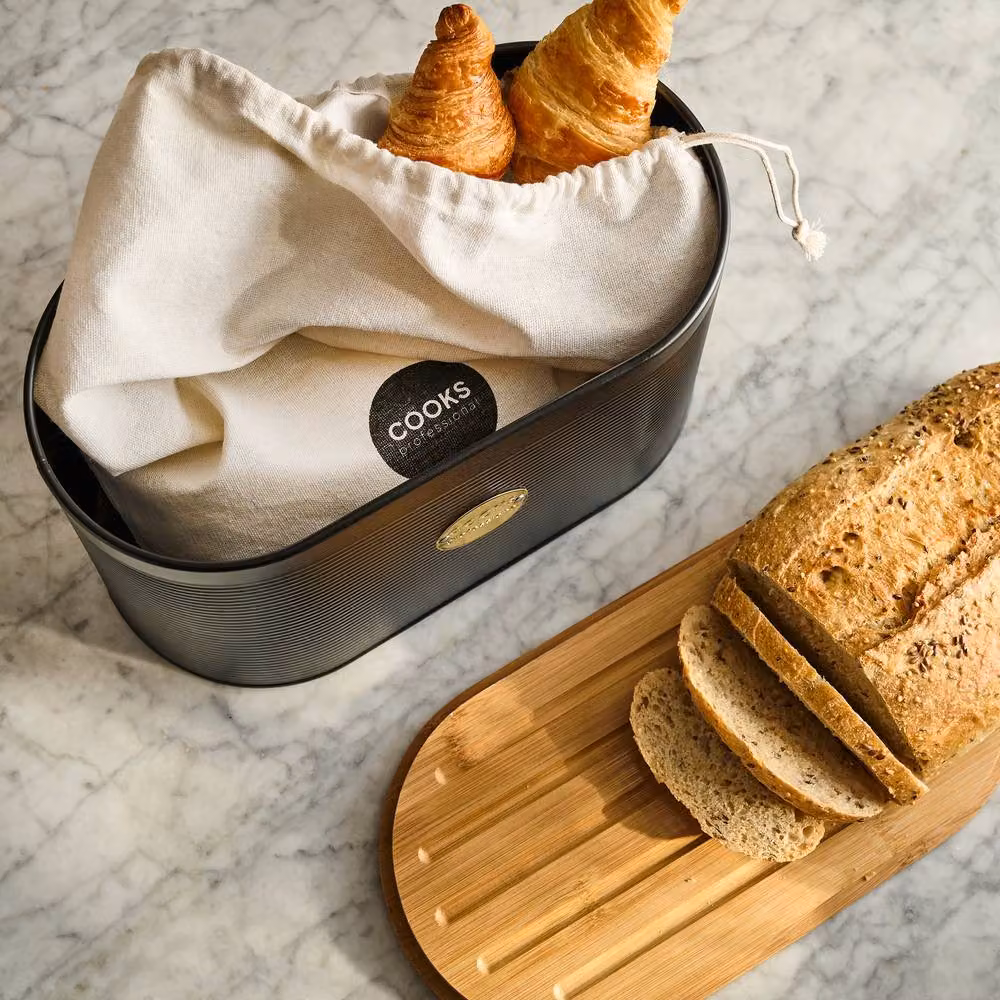 Cooks Professional Ribbed Bread Bin in Black and Gold with Bamboo Cutting Board Lid and Linen Bag – 3