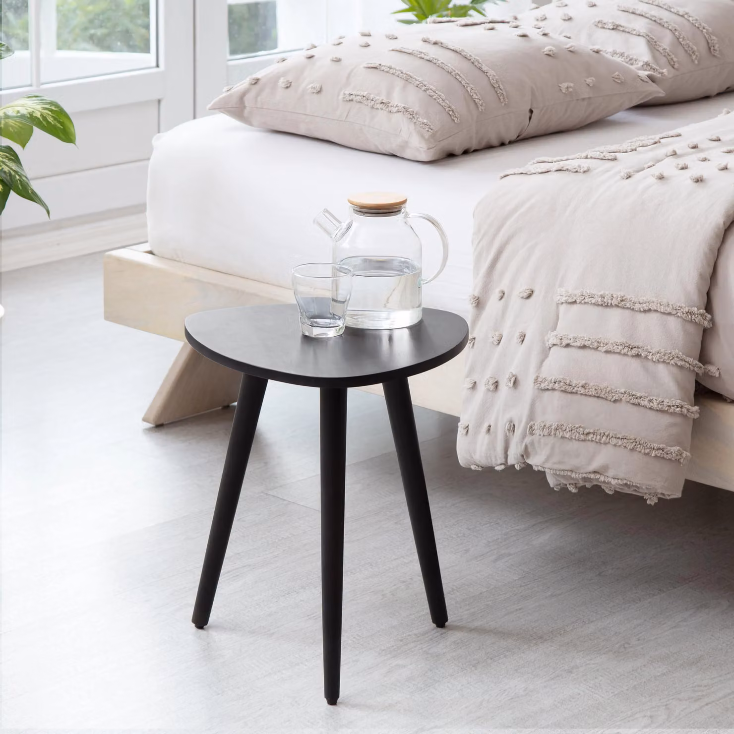 MH London Tora Triangle Side Table in Black Solid Mango Wood – 2