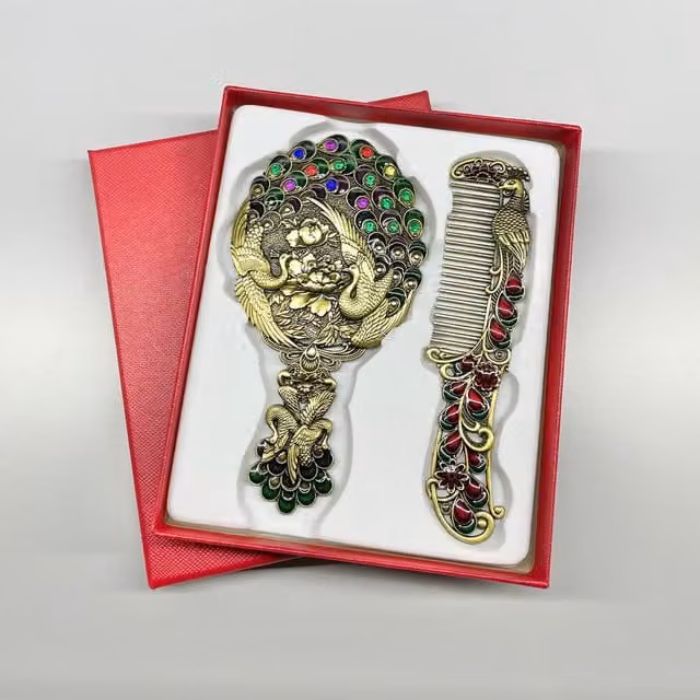 Leaper Style 2 Creative Metal Peacock Mirror and Comb Set in Green