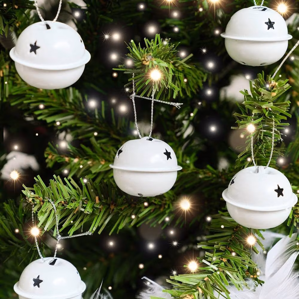 Melody Maison Set of 8 White and Silver Metal Hanging Bell Christmas Decorations, 4 cm – 4