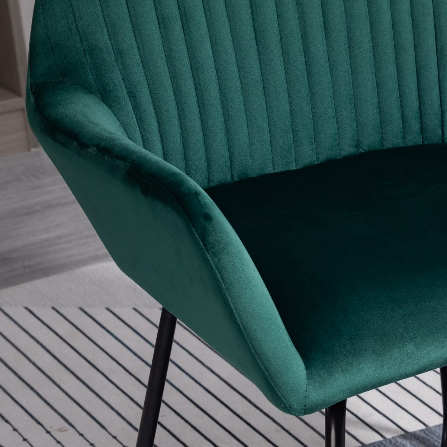 HOMCOM Set of 2 Modern Velvet Upholstered Accent Armchairs with Metal Base in Green – 7