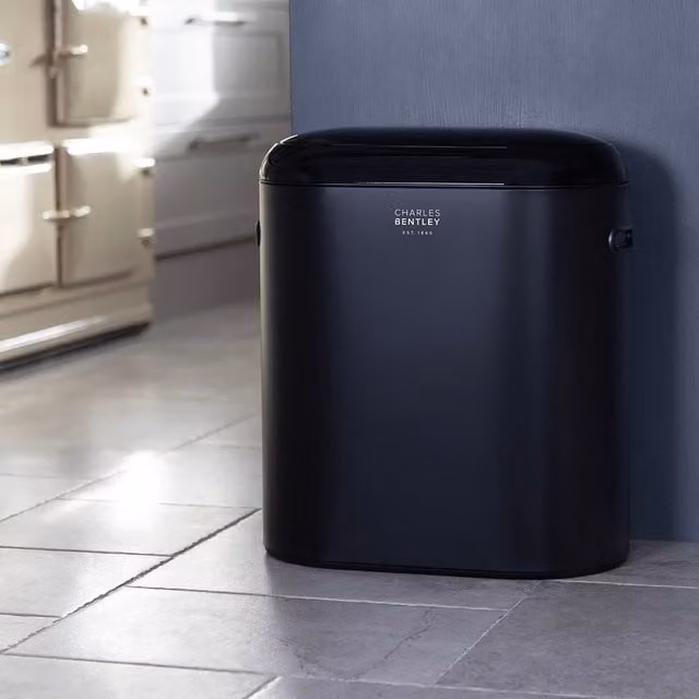 Charles Bentley 40L Black Sensor Kitchen Bin W/D/H: 51.1 x 45.7 x 24.5 cm – 1