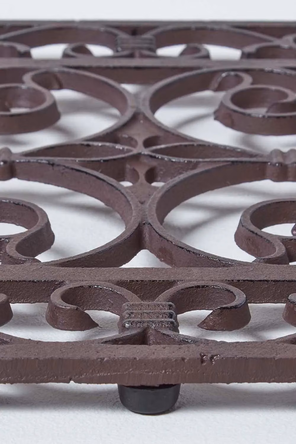Homescapes Cast Iron Door Mat in Brown with Parisian Design, W: 58 cm, D: 34 cm – 3