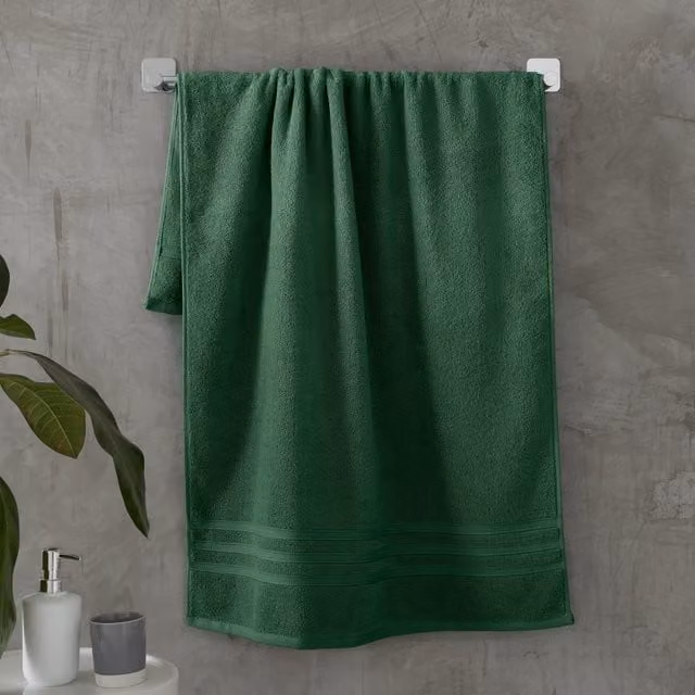 Catherine Lansfield Fluffy Cotton Terry Hand Towel in Green, W/D/H: 50 x 50 x 85 cm