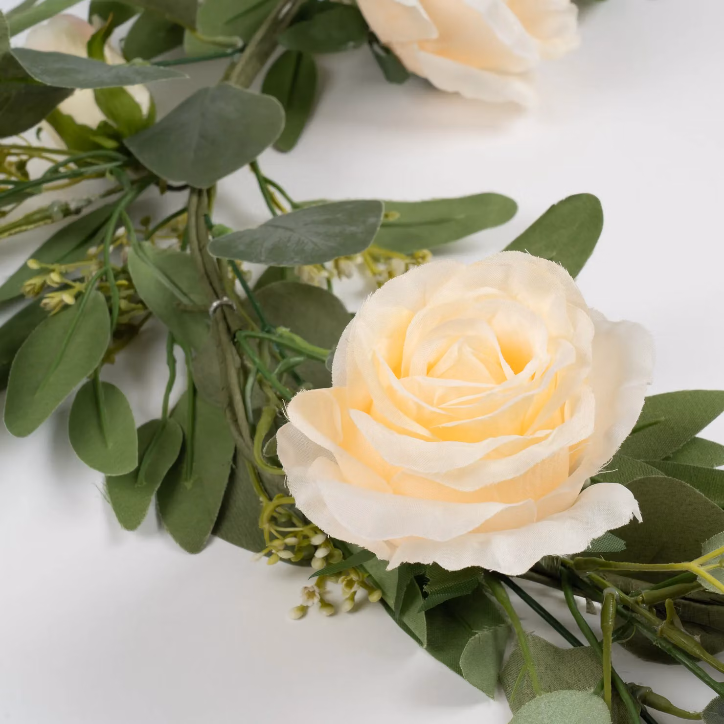Scottish Everlastings Ltd Green Eucalyptus and Rose Floral Garland, 150 cm – 3
