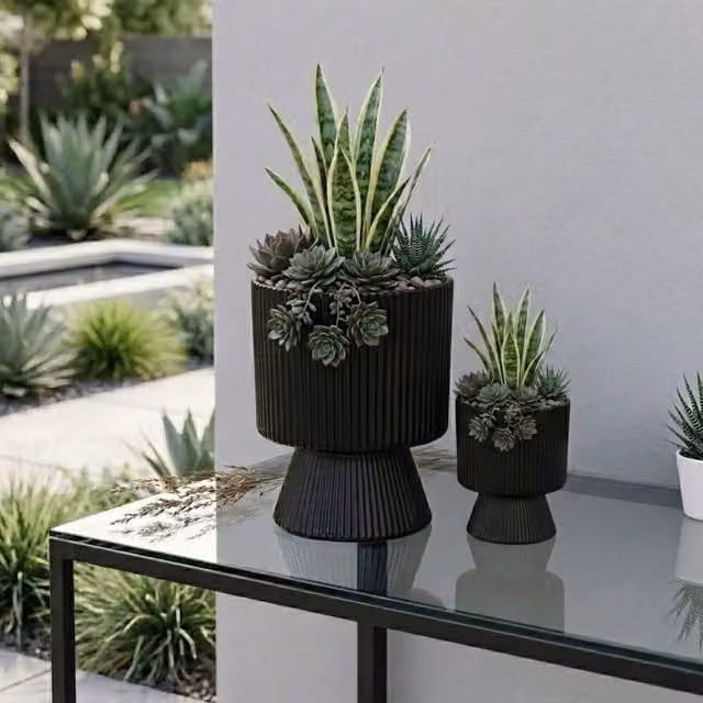 Garden Greatness Duo Hortus Oslo Urban Ribbed Planter Pot in Black and Multicolour