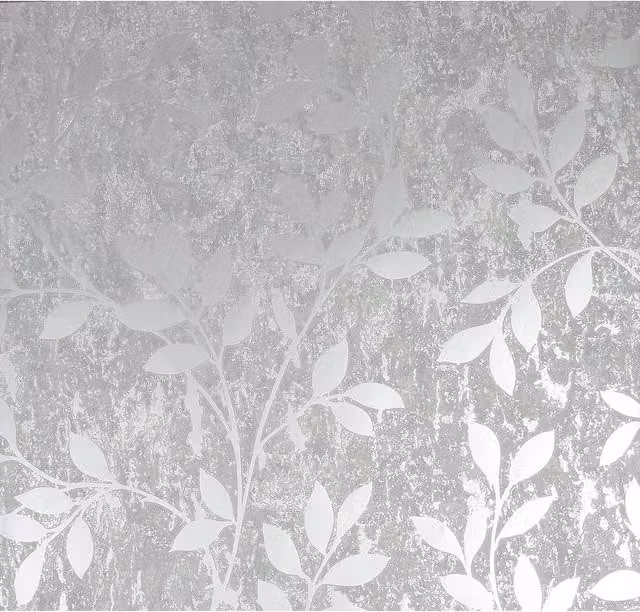 Graham & Brown Milan Trail Floral Botanical Wallpaper in Gold and Silver, Width: 52 cm
