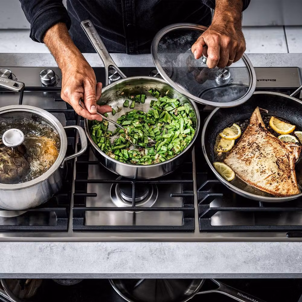 KitchenAid Multi-Ply Stainless Steel Frying Pan with Glass Lid, Silver, Diameter: 24 cm – 2