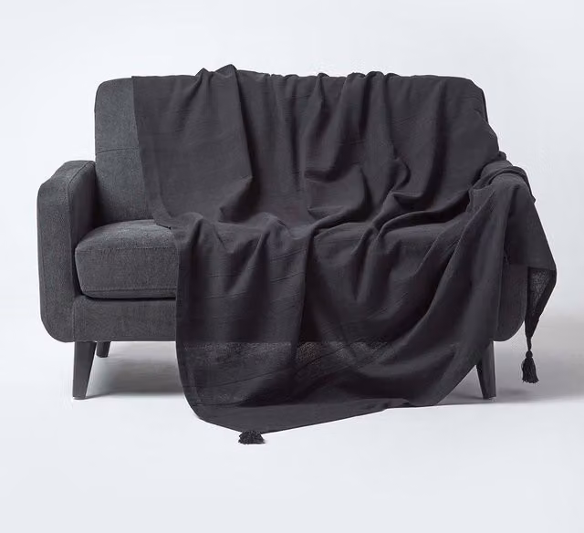 Homescapes Rajput Ribbed Cotton Throw in Black, W/D/H: 150 x 200 cm – 1