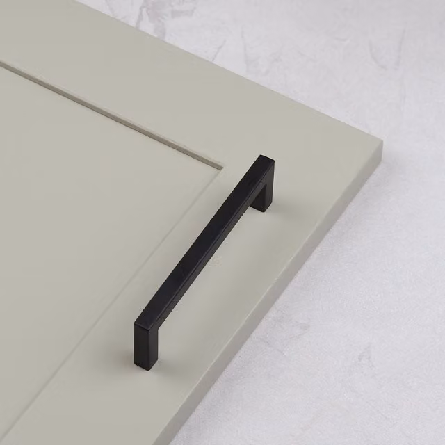 Handle & Home Squared Straight D-Bar Cabinet Handle in Matt Black Stainless Steel, 139mm