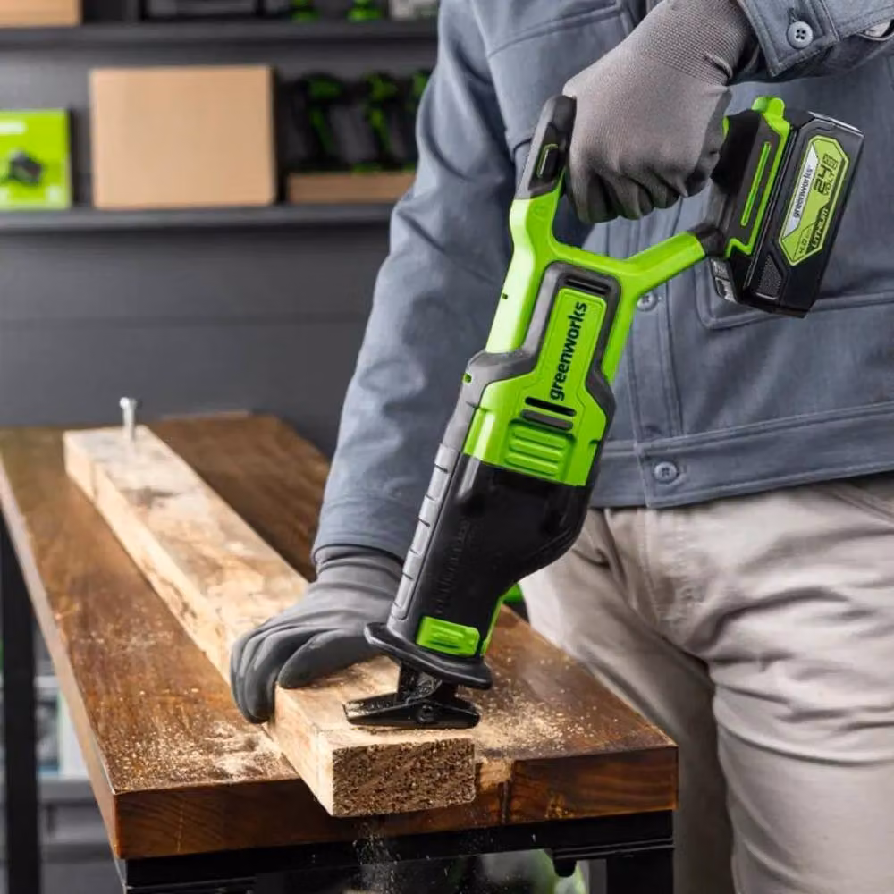 Greenworks 24V Brushless Reciprocating Saw in Green – 5