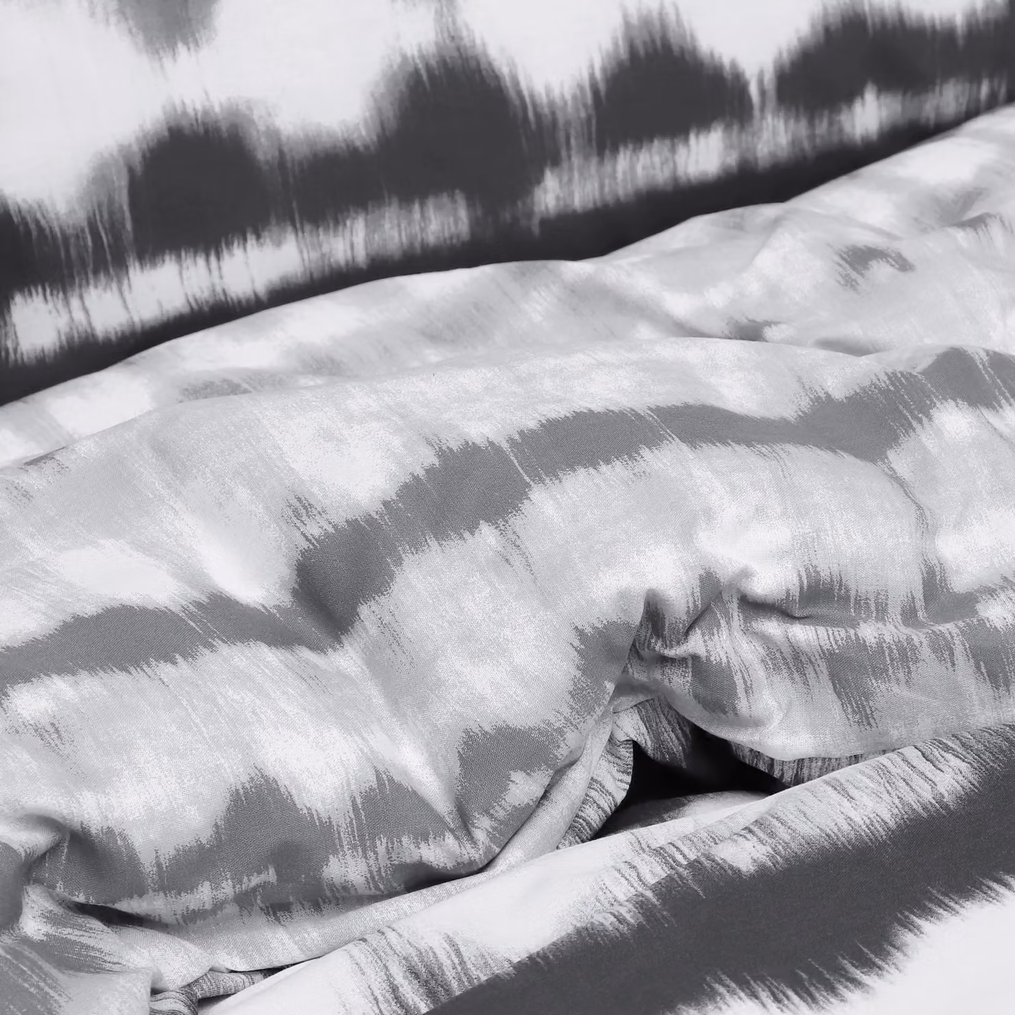 Smart Living Reversible Tie Dye Polycotton Duvet Cover and Pillowcase Set in Black and White, W: 230 cm, D: 220 cm, H: 220 cm – 2