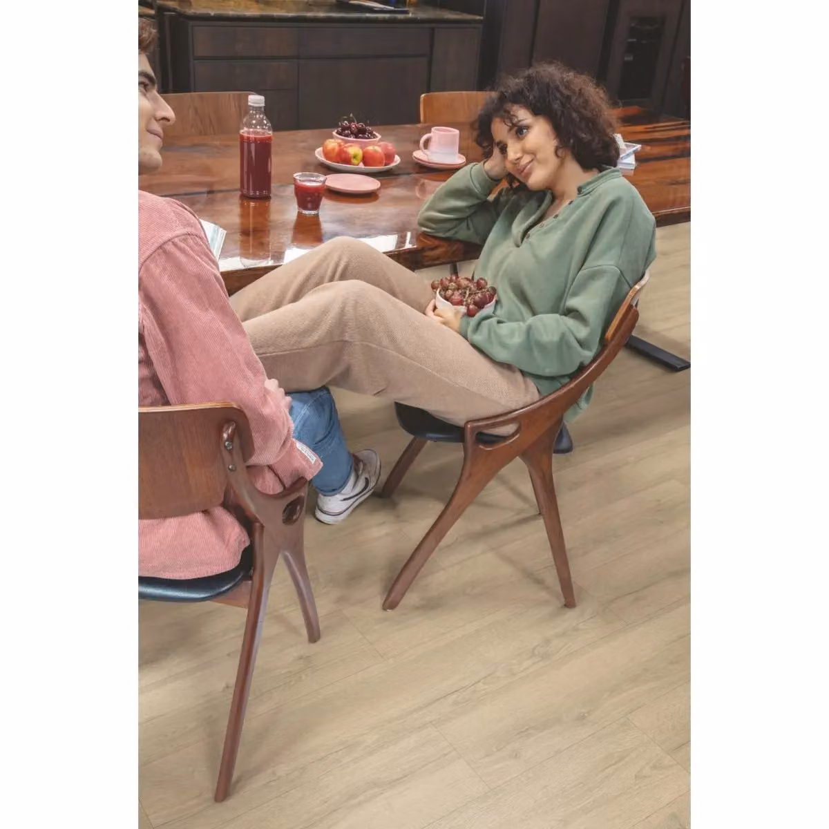 Vinyl Flooring UK Class 800 Wood Look Laminate Flooring, Brown, 8mm Thickness, Covers 1.596sqm – 2