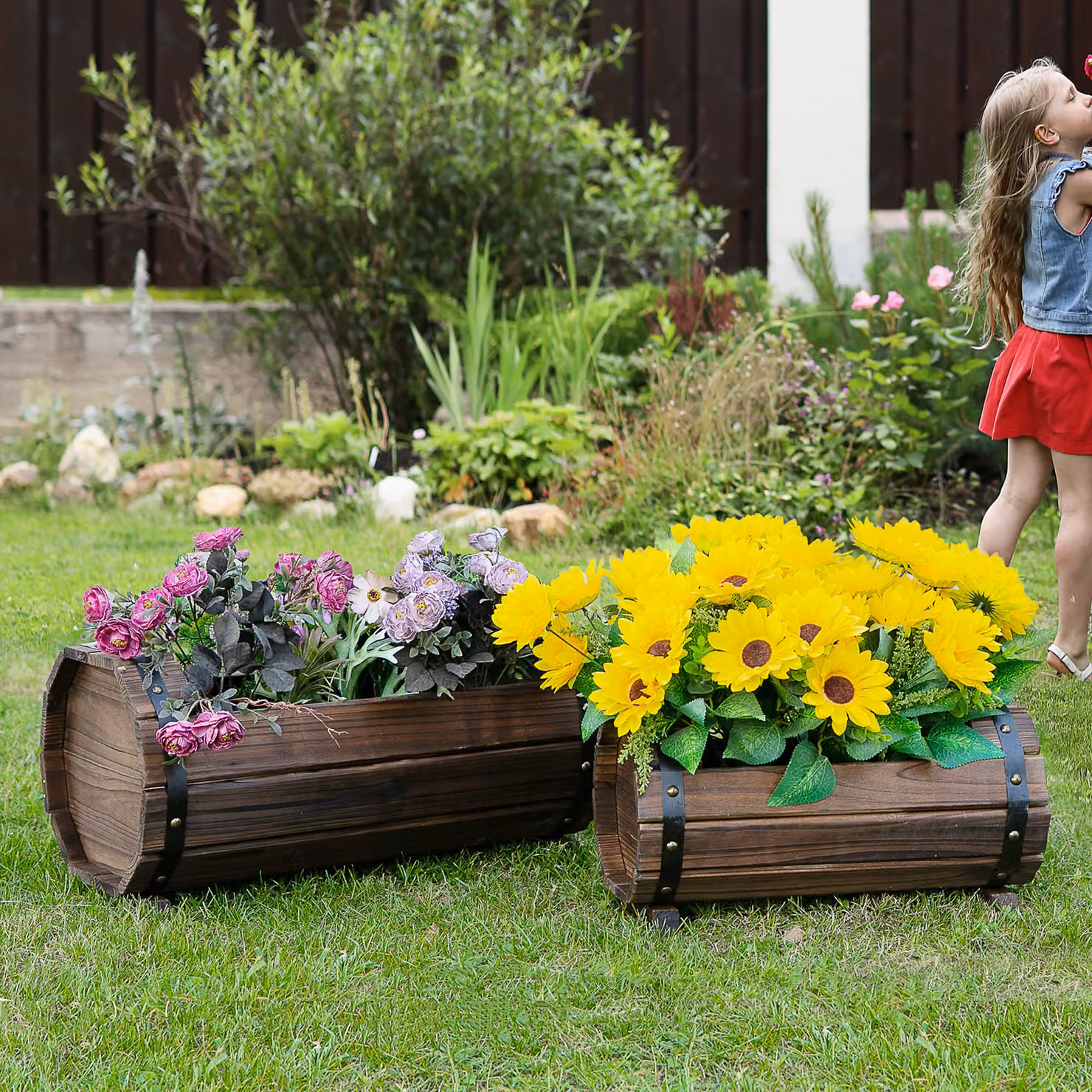 Outsunny Set of 2 Brown Wooden Planter Tubs for Indoor and Outdoor Floral Displays – 2