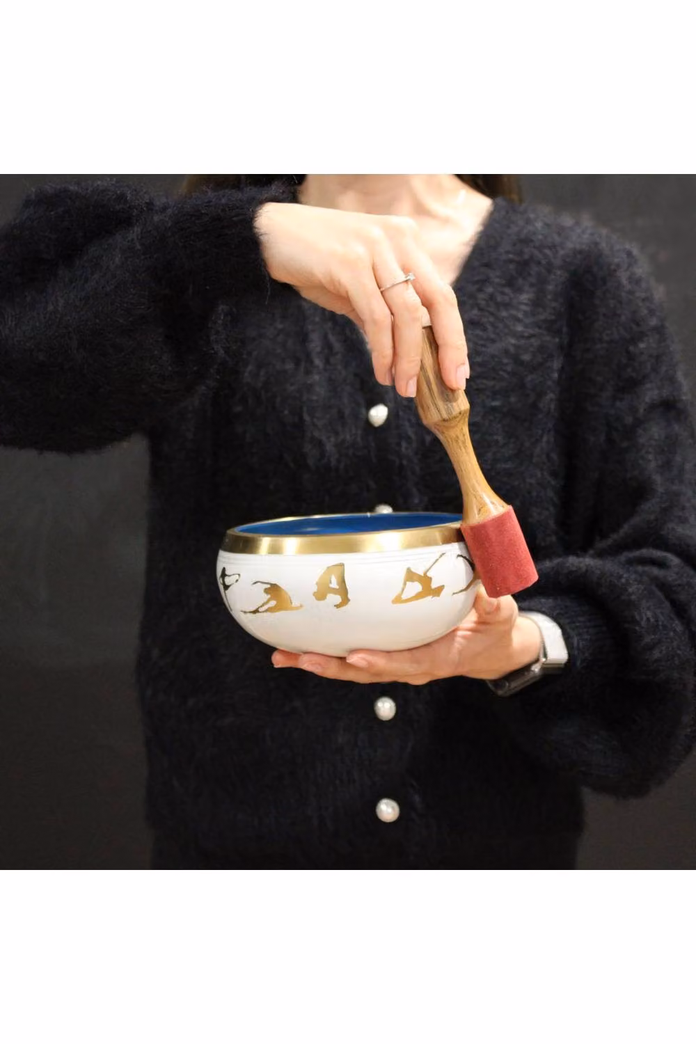 KDMD Large Yin & Yang Singing Bowl Set in White and Purple, Diameter: 14 cm – 4