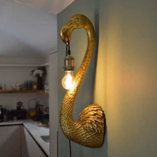 Madison & Mayfair Elegant Flamingo Head Wall Lamp in Gold/Brass