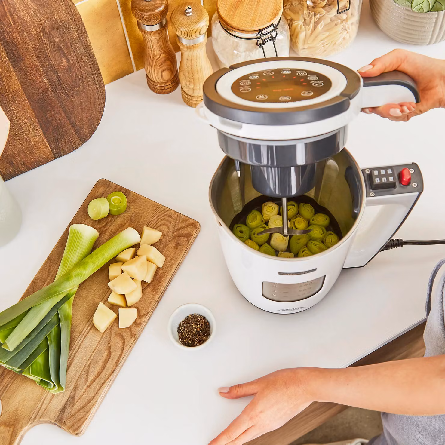 Morphy Richards Total Control Soup Maker in White – 4