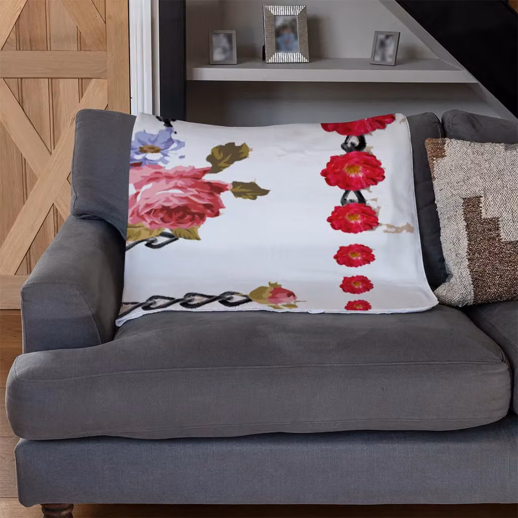 Benjamin Tate Design Roses & Chains Floral Fleece Blanket in Red, Beige and White, W/D/H: 120 x 150 cm – 3