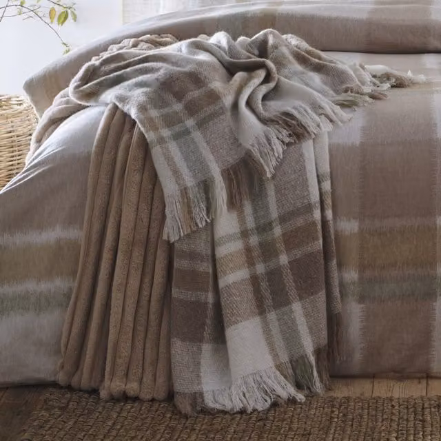 Appletree Verbier Hygge Checked Faux Mohair Bedspread in Beige, W/D/H: 130 x 180 cm