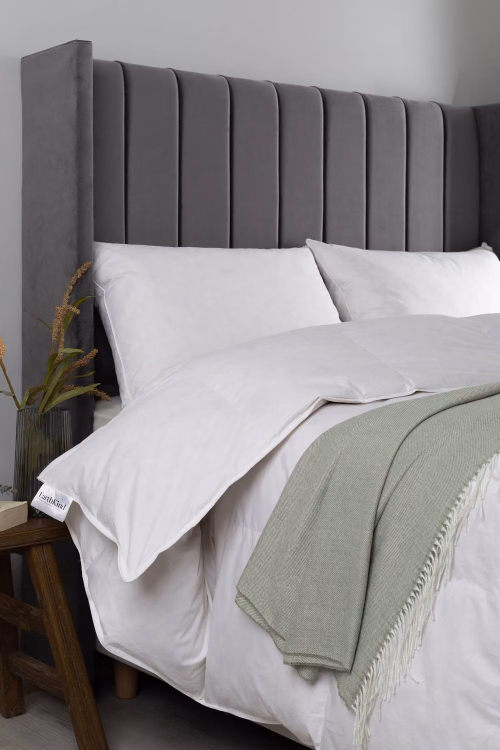 EarthKind White Feather and Down 4.5 Tog Summer Duvet, Single – 2