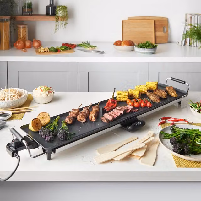 VonShef Teppanyaki Electric Grill with Smooth Plate and Adjustable Thermostat, Black, Width: 23 cm