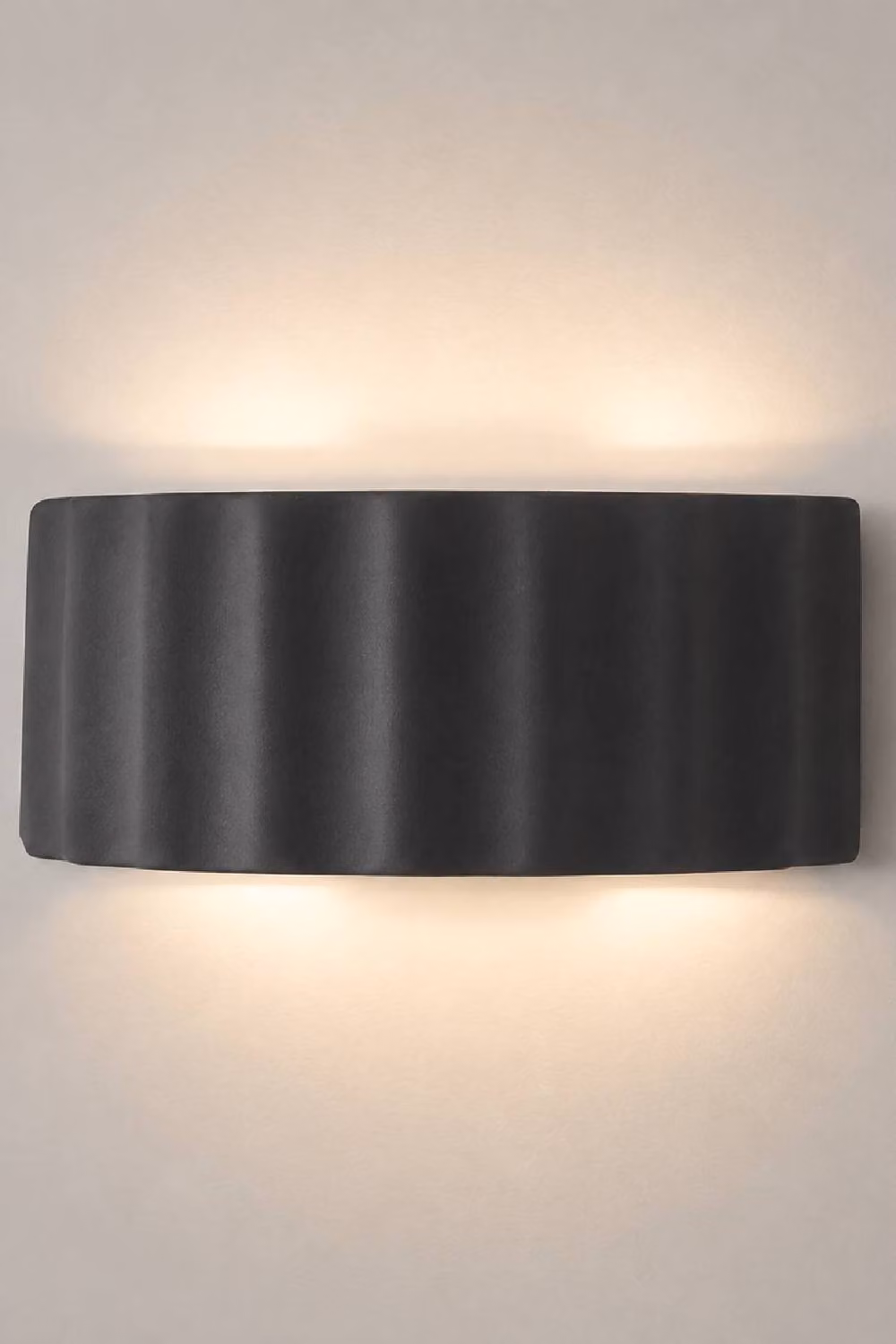 ValueLights Pablo Curved Ribbed Ceramic Flush Wall Sconce Light with Bulb in Navy Blue – 2
