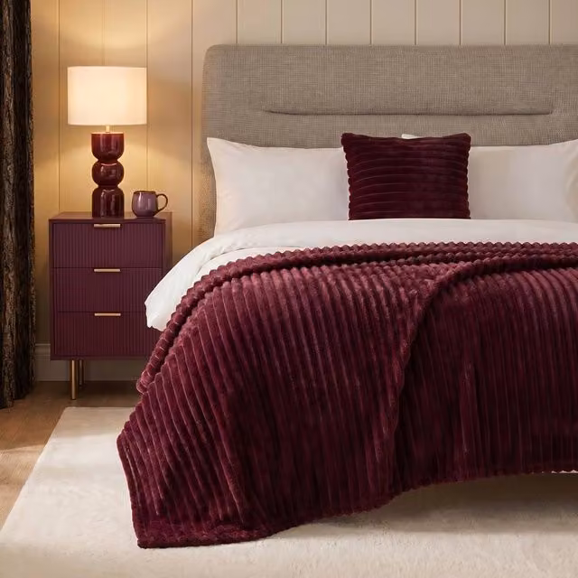OHS Ribbed Faux Fur Throw Burgundy Super Soft Fluffy Fleece Bed Blanket W/D/H: 150 x 200 cm – 1
