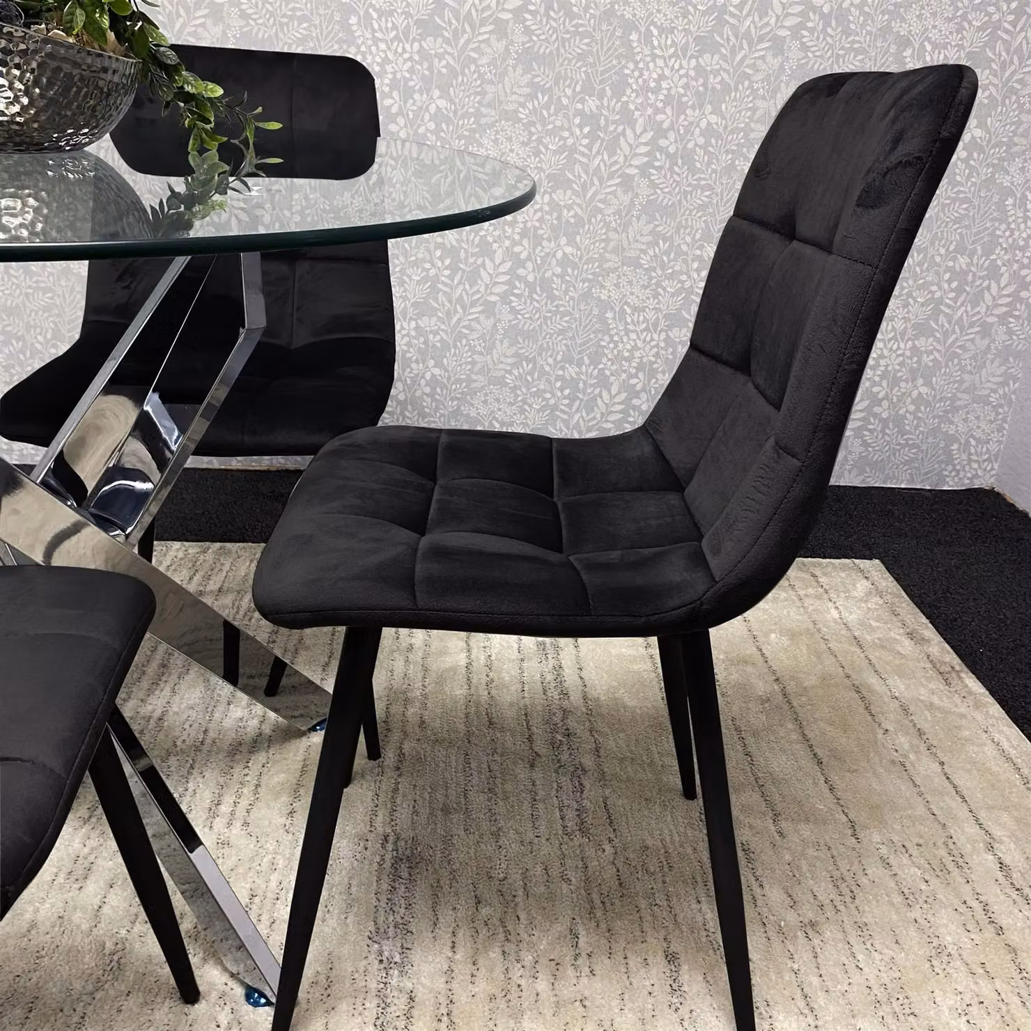 KOSY KOALA Round Glass Dining Table and 4 Black Velvet Chairs Set in Brown – 3