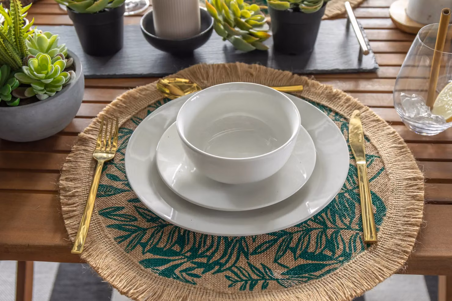 Creative Tops Set of 4 Round Jute Hessian Placemats in Green Floral Pattern, Diameter: 42 cm – 7