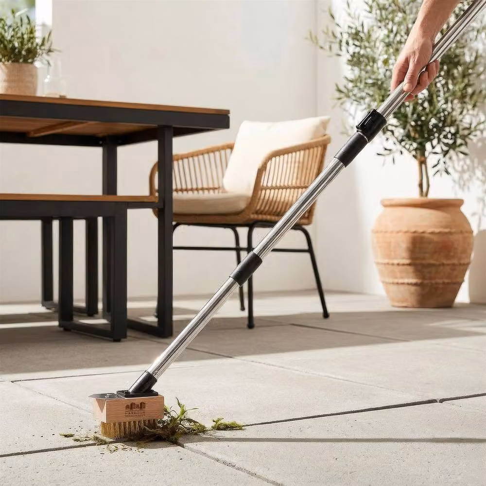 Harbour Housewares Telescopic Long Handle Weed Brush in Silver and Black, Length: 135 cm – 2