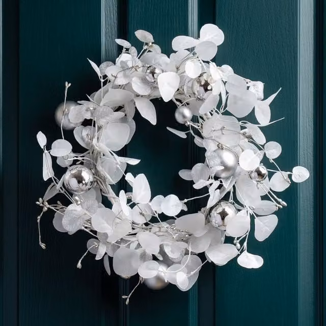 Scottish Everlastings Ltd White and Silver Christmas Eucalyptus and Bauble Wreath, Diameter: 45 cm