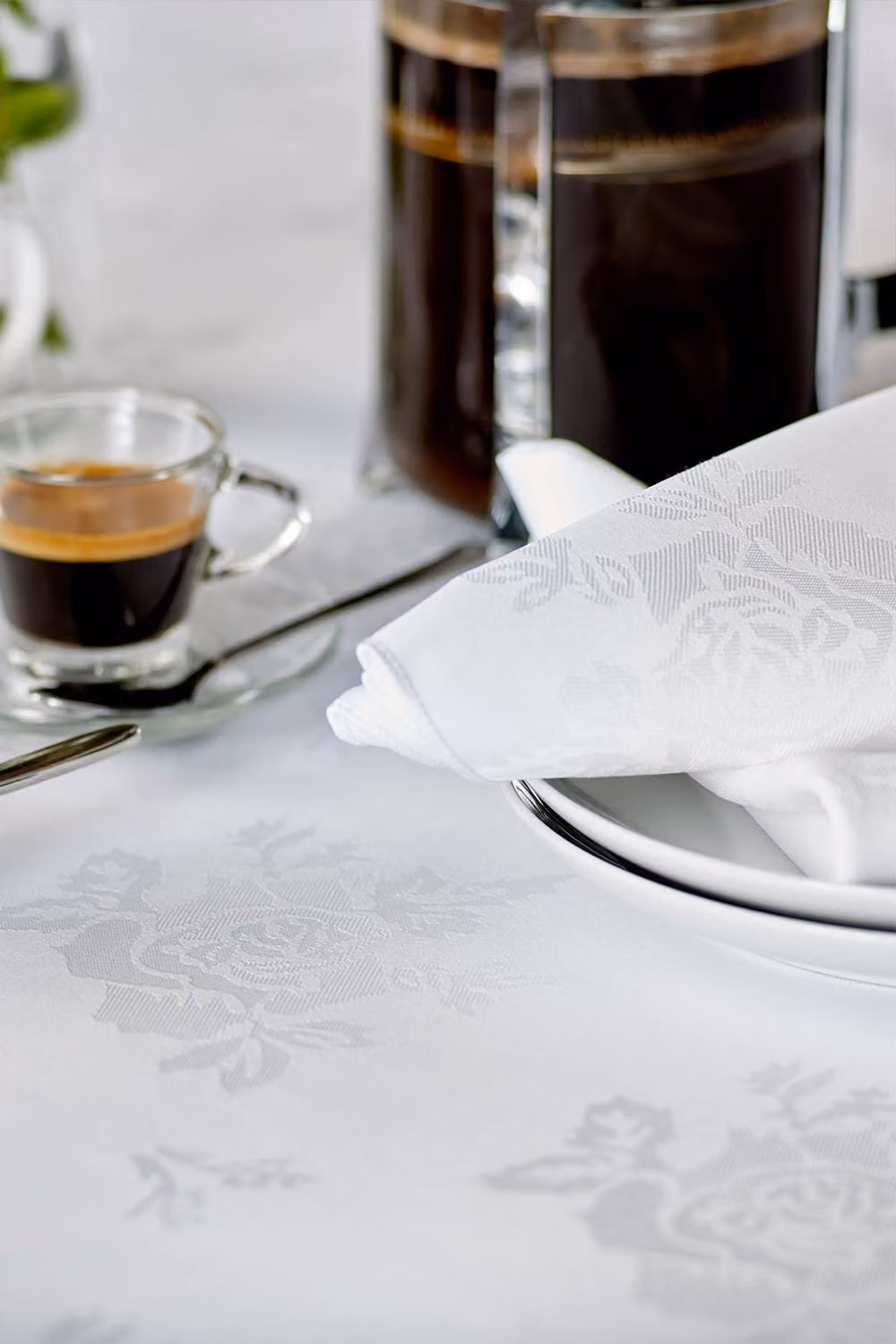 Vision Linens White Polyester Circular Floral Tablecloth, Diameter: 132 cm – 2