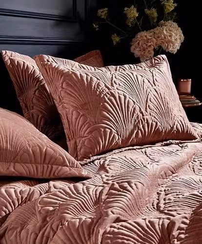 Paoletti Palmeria Quilted Velvet Duvet Cover and Pillowcase Set in Pink, 200 x 200 cm – 3