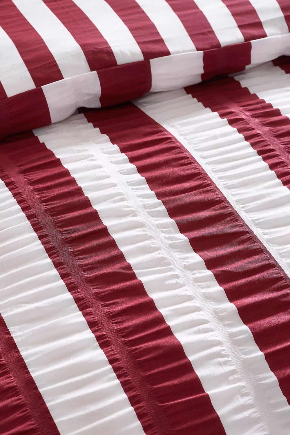 Catherine Lansfield Seersucker Frill Stripe Duvet Cover Set in Purple, W: 140 cm, H: 200 cm – 3