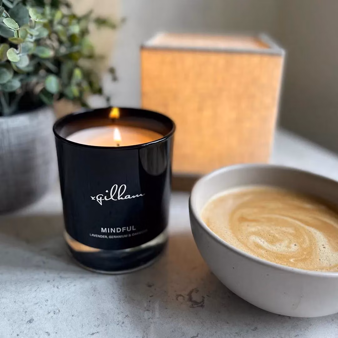 xgilham Scented Tabletop Candle in Black, 200g, Floral and Woody Scents – 4
