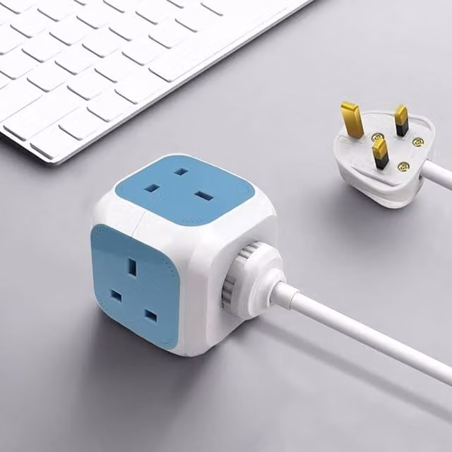 Livingandhome 4 Way 1.5m Cube Socket with 2 USB Ports, Blue