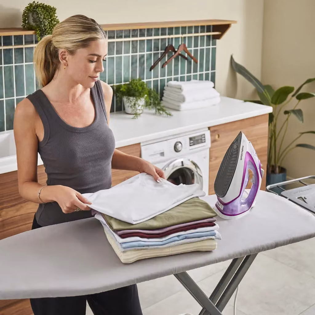 Morphy Richards Turbo Glide Steam Iron in Purple with Ceramic Soleplate and Auto Shut-off – 4