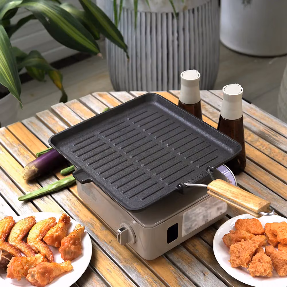 Living and Home Cast Iron Grill Pan with Folding Wood Handle and Pouring Spout, Black, Diameter: 28 cm – 2