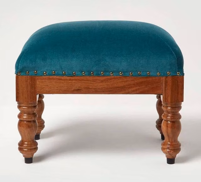 Homescapes Mable Green Velvet Rectangular Footstool W/D/H: 50 x 40 x 40 cm – 1