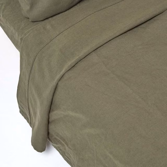 Homescapes Linen and Cotton Flat Sheet, Olive Green, W: 200 cm x L: 200 cm