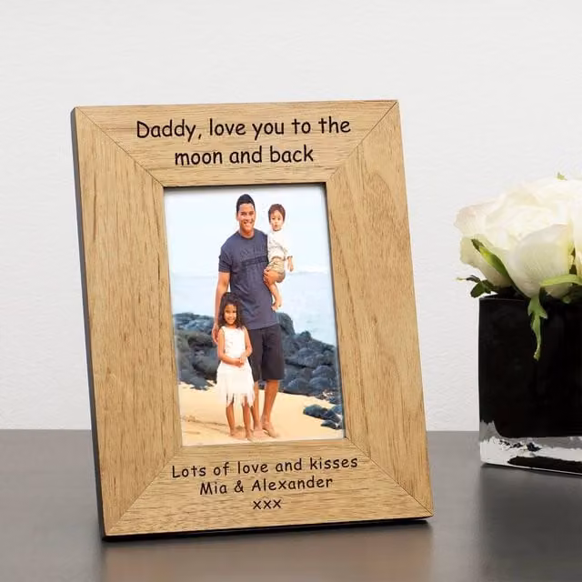 Uniqueful Men's Personalised Daddy Love You to the Moon Wood Frame, Brown, W/H: 15 x 10 cm
