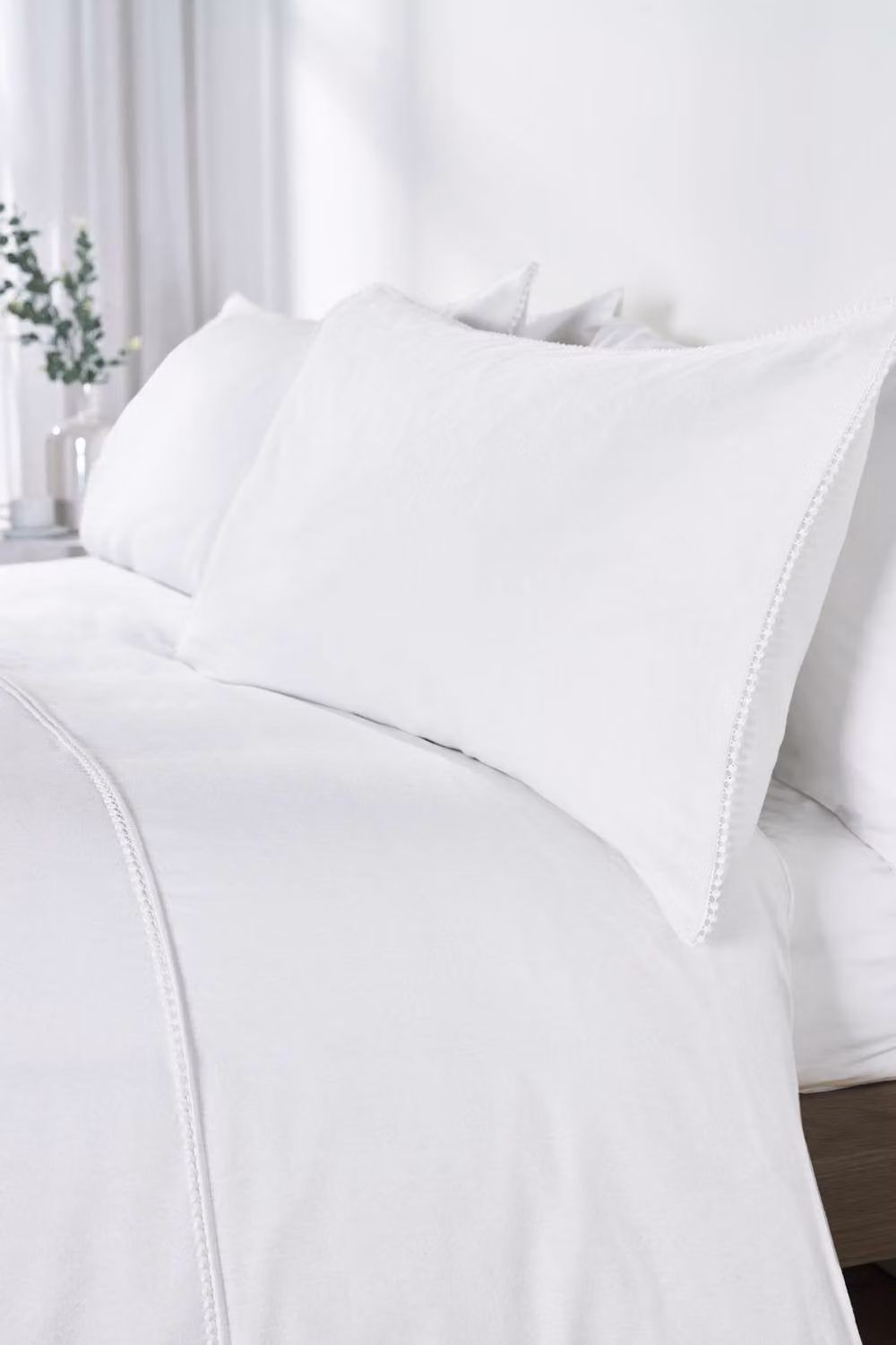 Catherine Lansfield Brushed Pom Pom Cotton Duvet Cover Set in White, W: 180 cm x D: 200 cm
