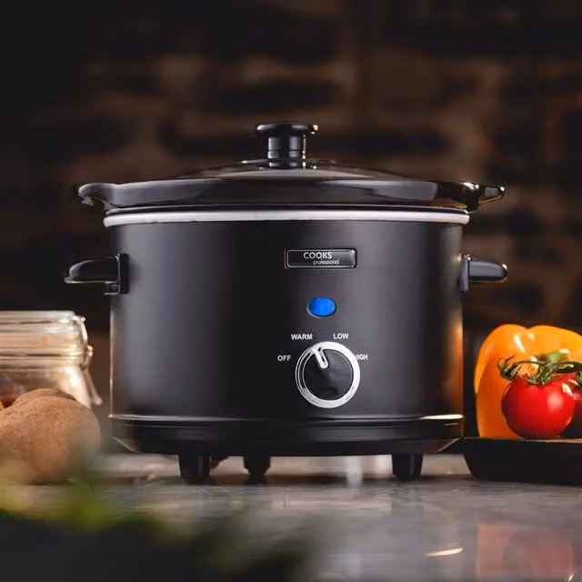 Cooks Professional 2.5L Slow Cooker with Glass Lid and Removable Ceramic Bowl in Black