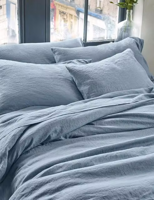 Piglet In Bed Pure Linen Pillowcase Set in Blue