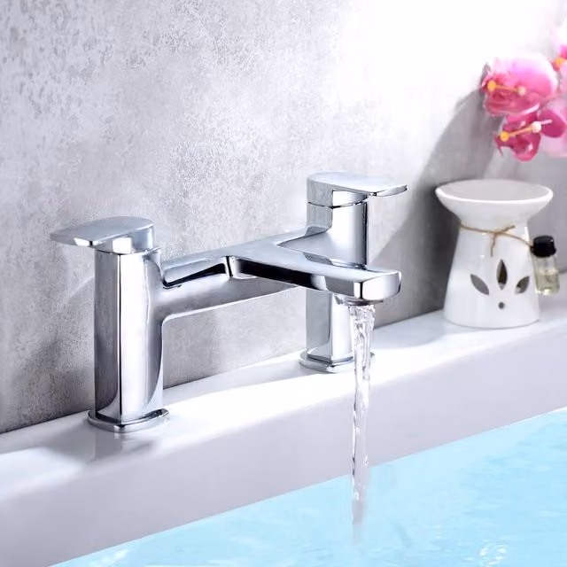 Bathroom Kingdom Wrexham Chrome Bath Filler Tap in Silver
