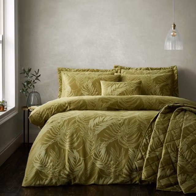 Portfolio Home Woburn Floral Duvet Cover and Pillowcase Set in Green, W/D/H: 180 x 200 cm