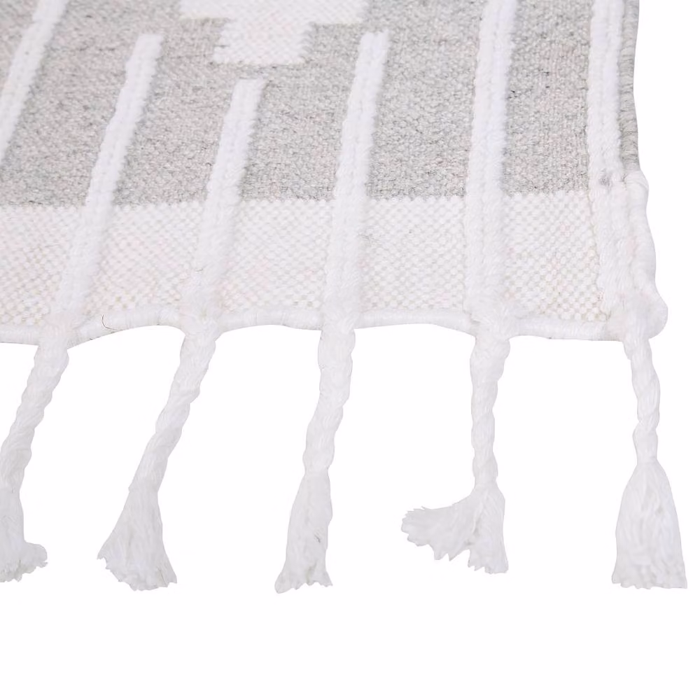Wyld and Coco Ethnic Woven Area Rug in Grey and White with Fringes, W/D: 160 x 230 cm – 2