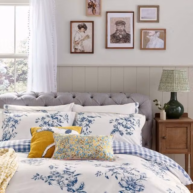 Joules Honey Floral Double Cotton Percale Duvet Cover and Pillowcase Set, Navy Blue, Gold and White